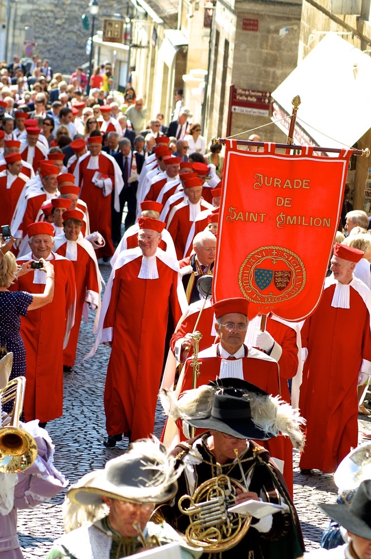 Jurats processing to the Tour du Roi